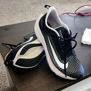 Nike running 6.5youth (8 womens)